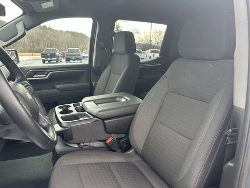 Used 2025 Chevrolet Silverado 1500 LT image 15