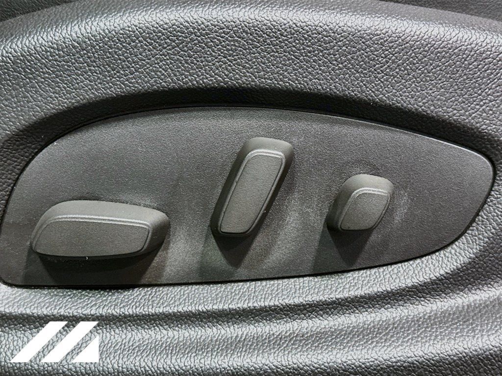 Used 2014 Buick LaCrosse Leather FWD image 21