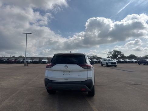 Certified 2023 Nissan Rogue SV FWD image 12