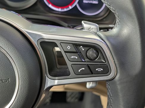 Used 2023 Porsche Cayenne image 23