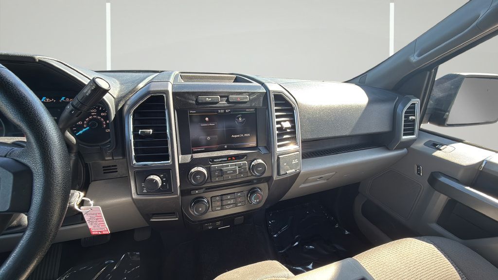 Used 2015 Ford F150 XLT w/ Equipment Group 302A Luxury AWD/4WD image 23