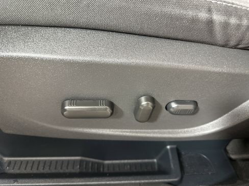 Used 2017 Ford Escape SE w/ Equipment Group 201A image 10