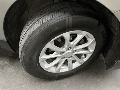 Used 2018 Chevrolet Equinox LT AWD/4WD image 11
