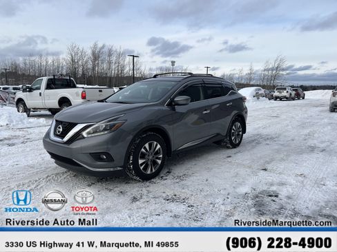 Used 2018 Nissan Murano SV w/ Cargo Package image 3