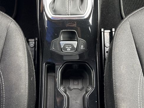 Used 2021 Jeep Renegade Latitude image 27