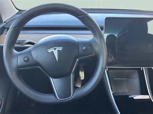 Used 2020 Tesla Model 3 Standard Range Plus image 16