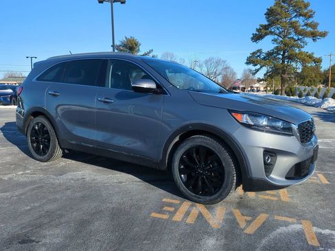 Used 2020 Kia Sorento EX image 2