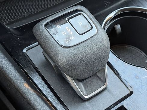 Used 2023 Nissan Rogue SV AWD/4WD image 17