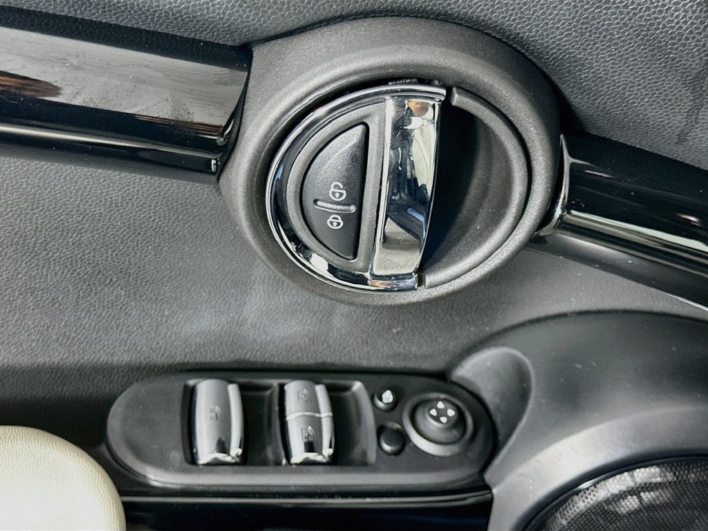 Used 2023 MINI Cooper S FWD image 18