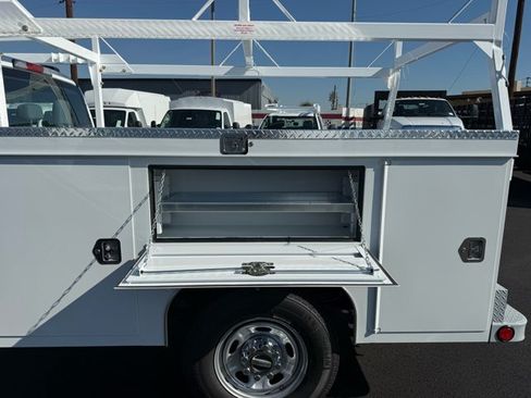 New 2026 Ford F250 XL w/ XL Chrome Package RWD image 13