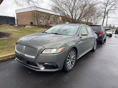 Used 2017 Lincoln Continental Select image 4