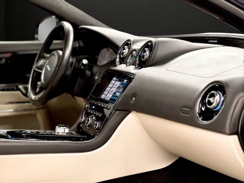 Used 2015 Jaguar XJ AWD/4WD image 13