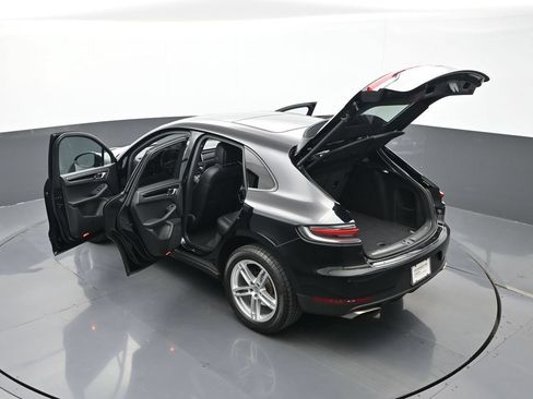Certified 2020 Porsche Macan AWD/4WD image 29
