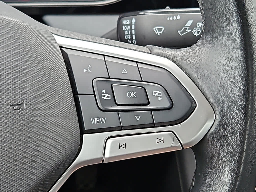 Used 2025 Volkswagen Jetta SE FWD image 20