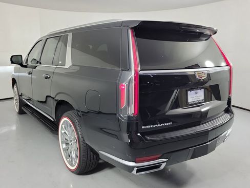 Used 2023 Cadillac Escalade ESV Premium Luxury AWD/4WD image 4
