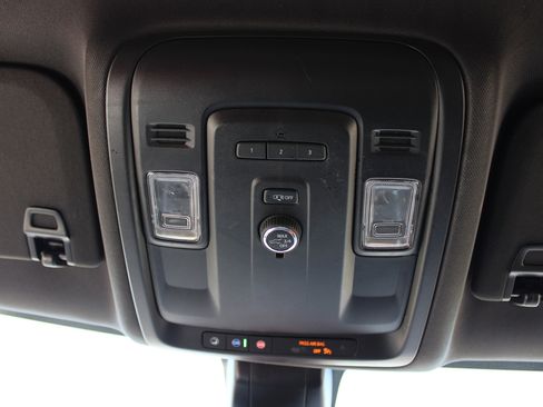 Used 2021 Chevrolet Tahoe Z71 image 30