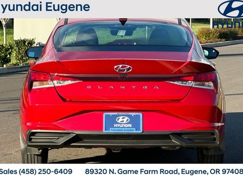 Used 2023 Hyundai Elantra SEL image 4