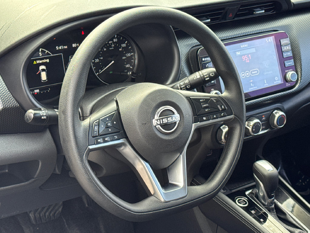 Used 2023 Nissan Kicks SV FWD image 9