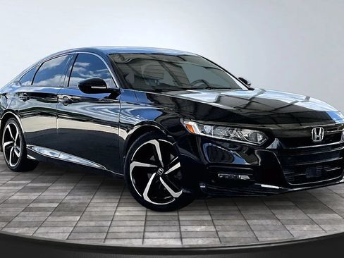 Used 2018 Honda Accord Sport image 3