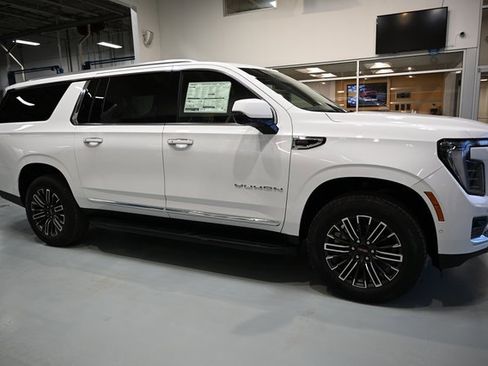New 2026 GMC Yukon XL Elevation image 4