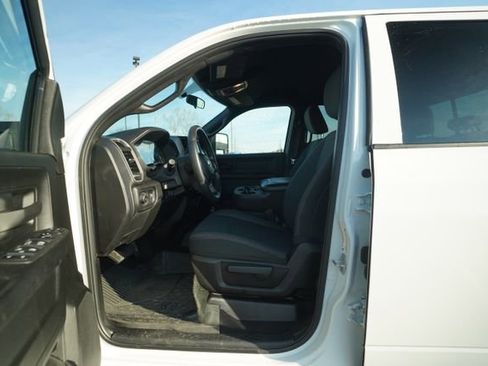 Used 2024 RAM 2500 Tradesman w/ Chrome Appearance Group image 12