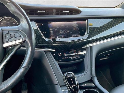 Used 2020 Cadillac XT6 Premium Luxury FWD image 8