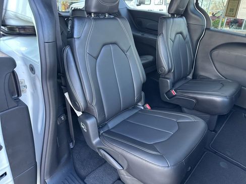 New 2026 Chrysler Pacifica Select image 52