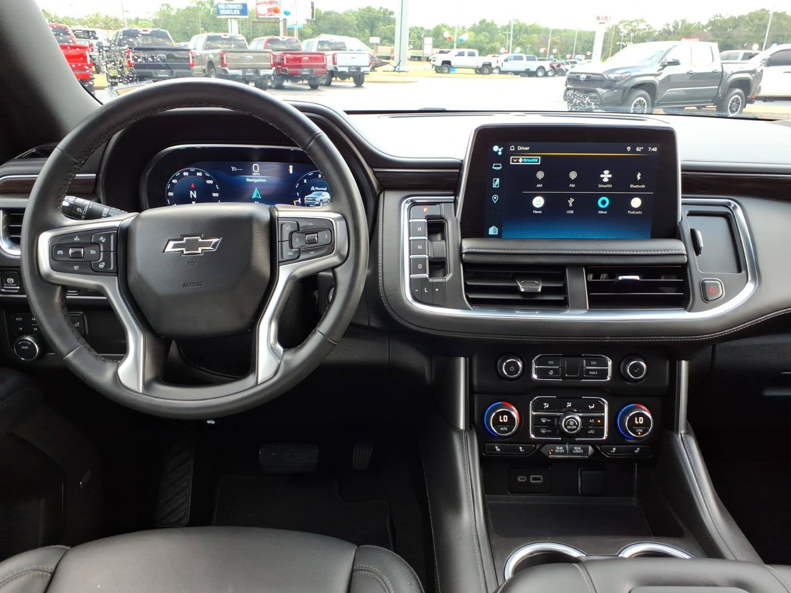 Used 2024 Chevrolet Tahoe Z71 w/ Luxury Package AWD/4WD image 11