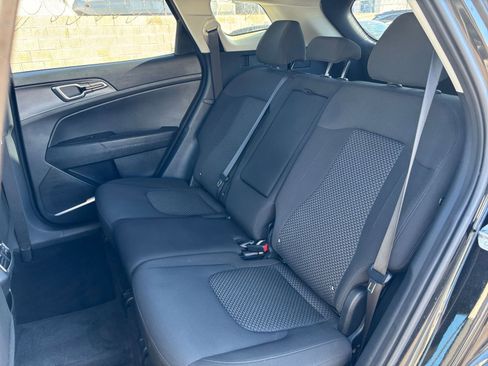 Used 2025 Kia Sportage LX image 37