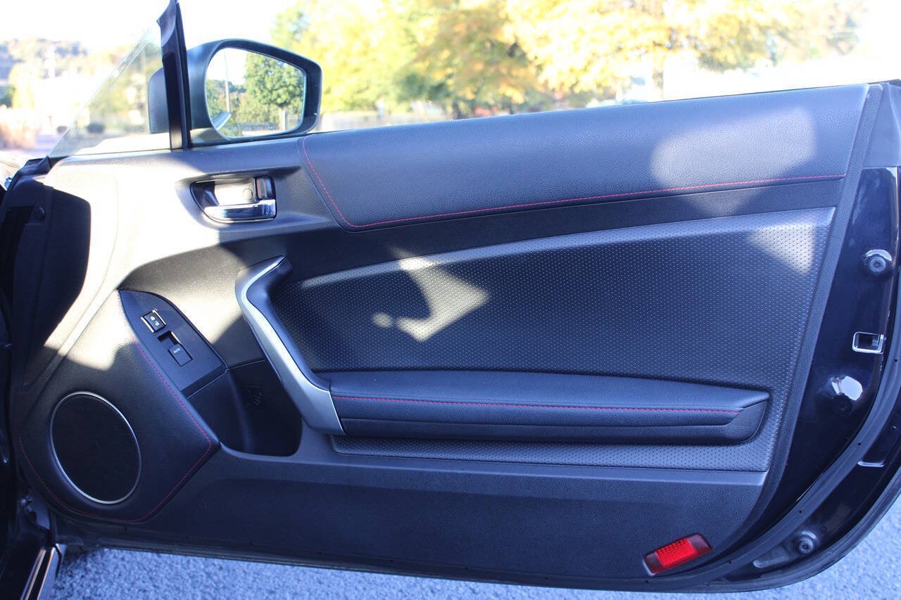 Used 2014 Scion FR-S RWD image 18