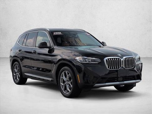 Used 2024 BMW X3 xDrive30i w/ Premium Package AWD/4WD image 3