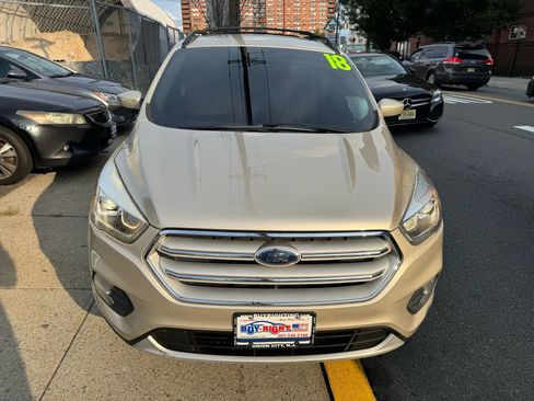 Used 2018 Ford Escape SEL image 4