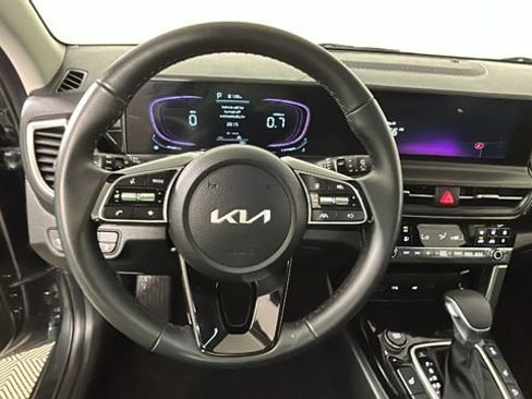 Used 2025 Kia Seltos S AWD/4WD image 15