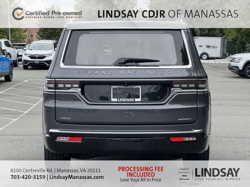 Used 2024 Jeep Grand Wagoneer Series III w/ HD Trailer Tow Package AWD/4WD image 8