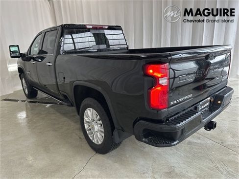 Used 2022 Chevrolet Silverado 2500 High Country image 25