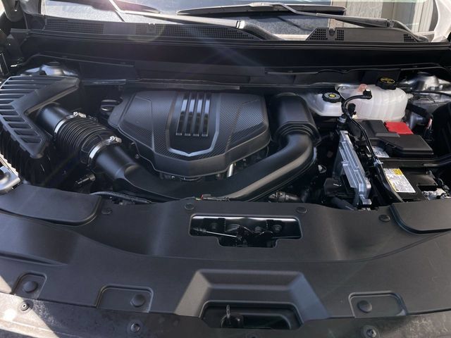 Used 2025 Chevrolet Traverse Z71 AWD/4WD image 25
