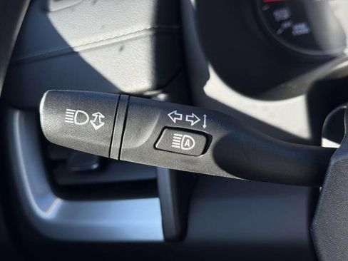 Used 2023 GMC Terrain SLE image 18