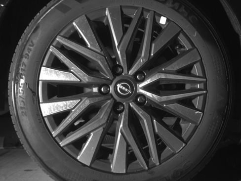 Used 2025 Nissan Altima 2.5 SV FWD image 15