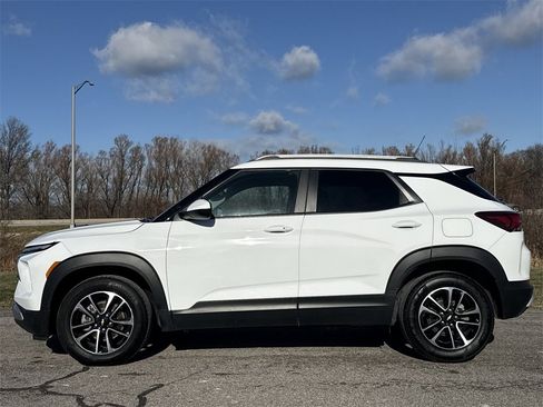 Used 2024 Chevrolet TrailBlazer LT image 5