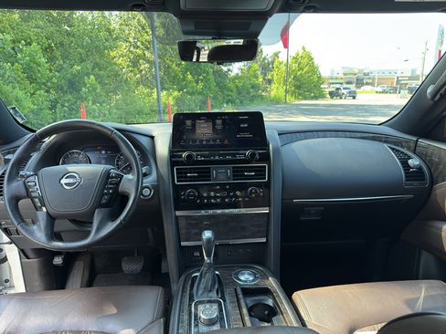Used 2022 Nissan Armada Platinum RWD image 15
