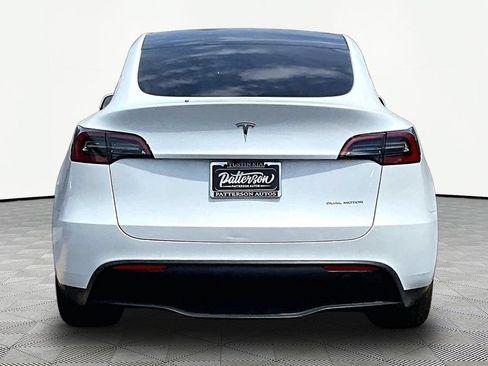 Used 2024 Tesla Model Y Long Range AWD/4WD image 4