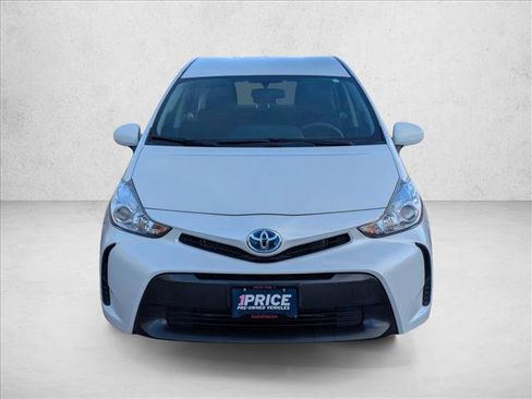 Used 2017 Toyota Prius V Two image 2