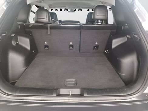 Used 2020 Jeep Cherokee Latitude Plus FWD image 10