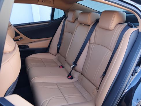 Used 2025 Lexus ES 350 Ultra Luxury image 36