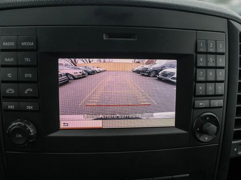 Used 2017 Mercedes-Benz Metris Van 4D image 18