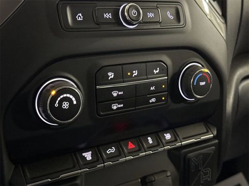 Used 2022 Chevrolet Silverado 2500 Custom w/ Custom Value Package image 15