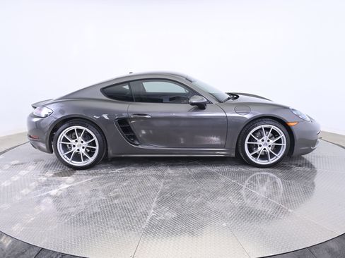 Certified 2024 Porsche 718 Cayman image 8