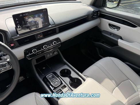 Certified 2025 Honda Pilot EX-L image 16