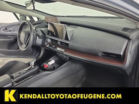 Certified 2025 Toyota Prius Plug-In Hybrid FWD image 26