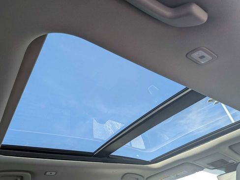 Certified 2025 Honda Pilot Touring image 21